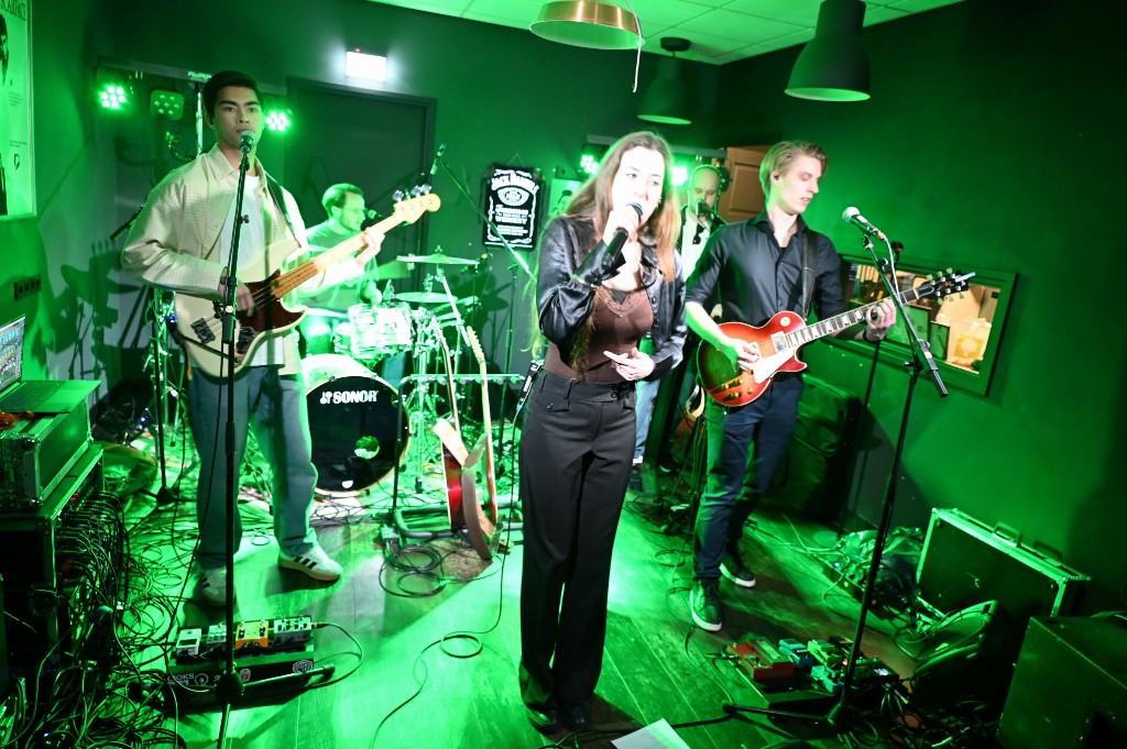 ../Images/10 jaar Ro's Barbershop 028.jpg